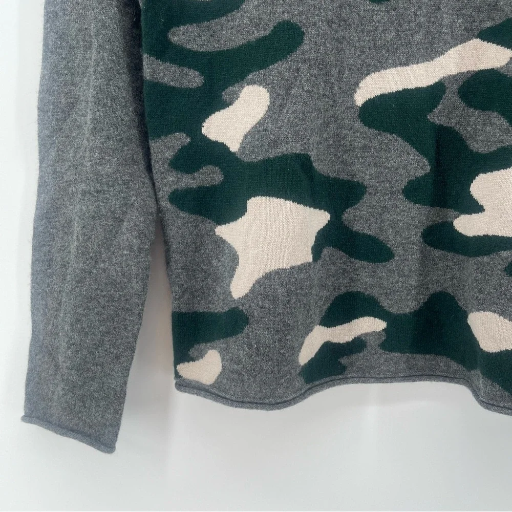 Velvet by Graham & Spencer Camo Print Crewneck Sweater 100% Cashmere Women's XS